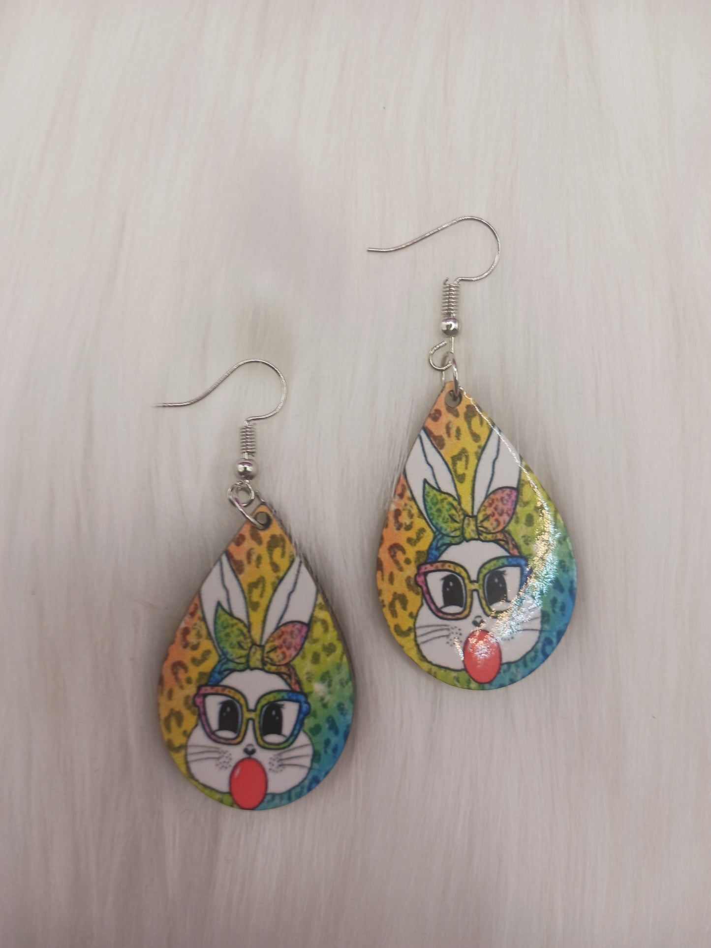Bubble gum bunny earrings