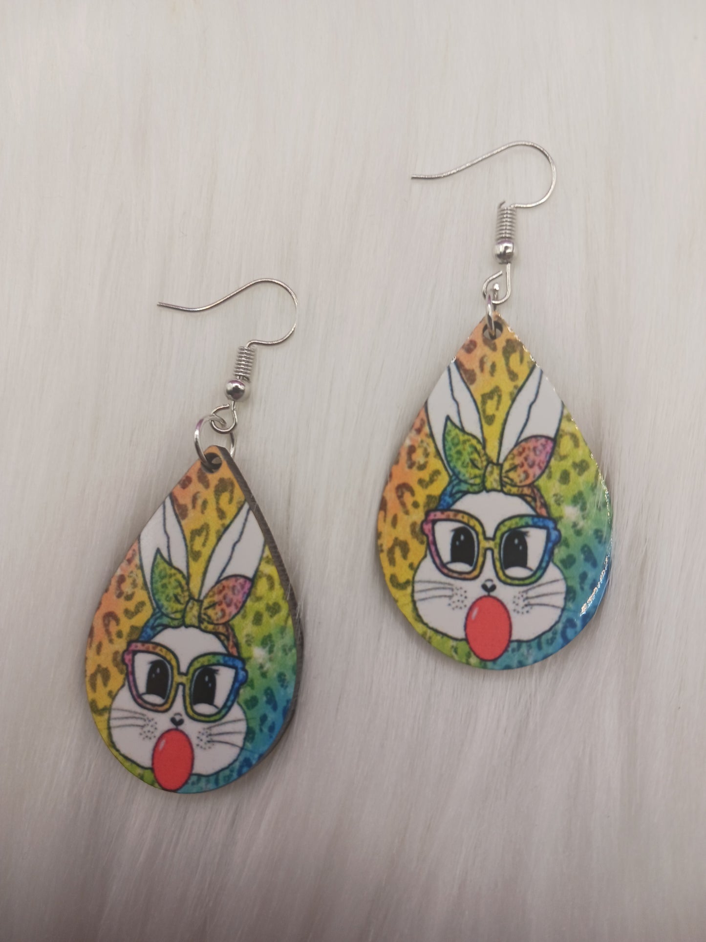 Bubble gum bunny earrings