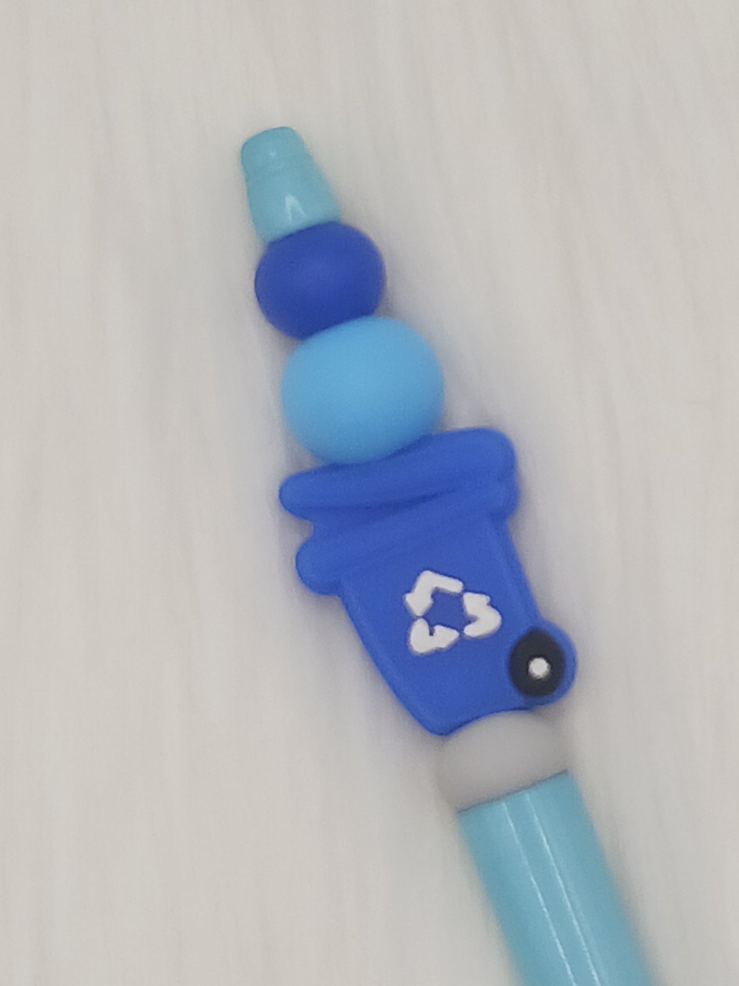 Recycling can silicone beaded pen