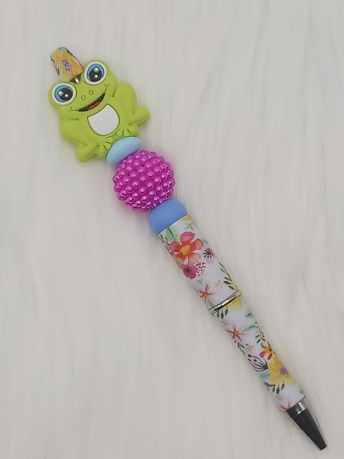 Floral froggy beaded pen