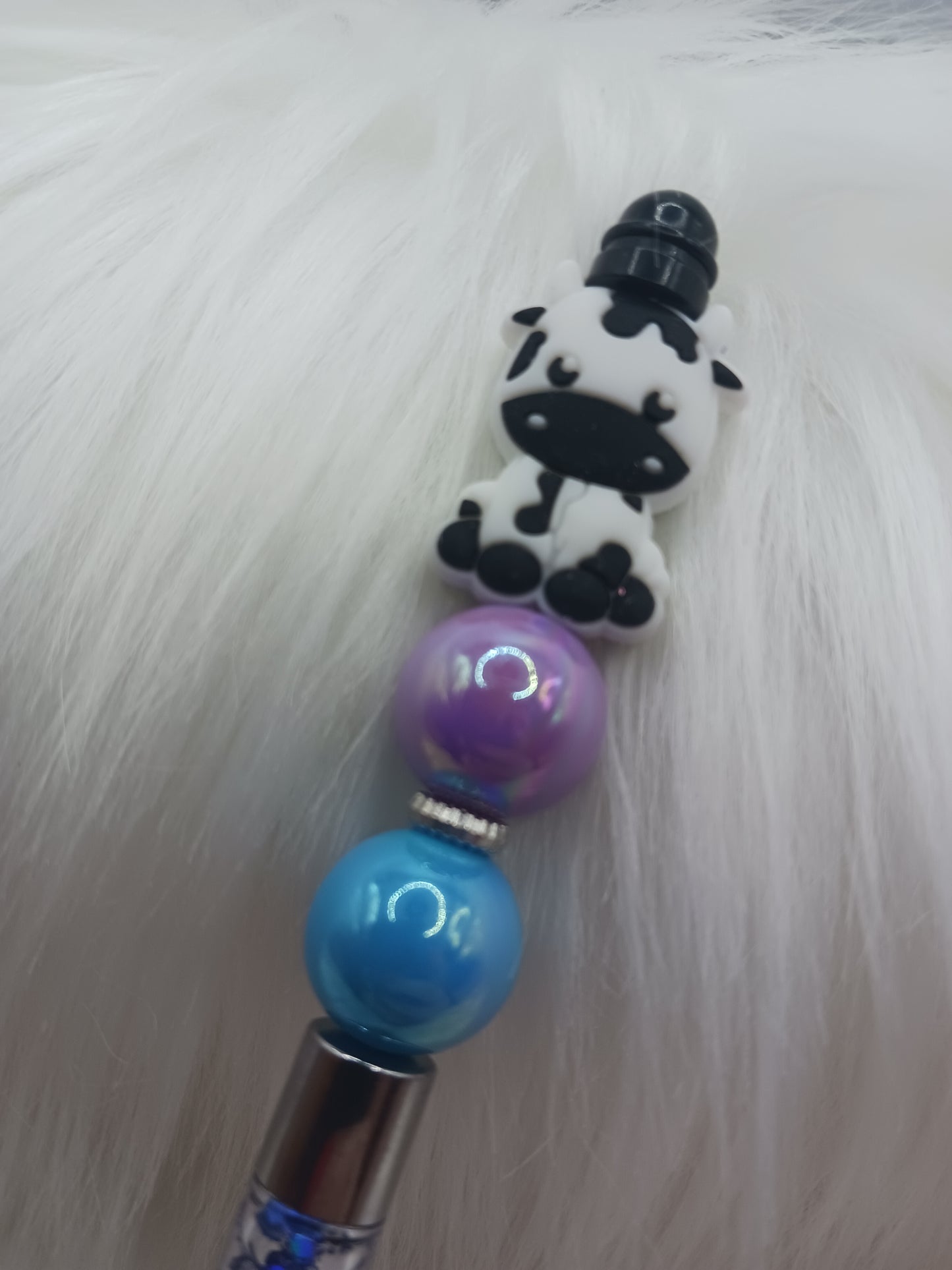 Silicone beaded cow snow globe pen