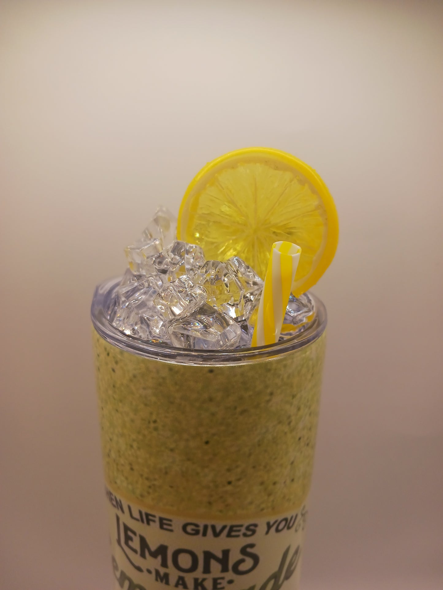 Crushed iced lemonade tumbler