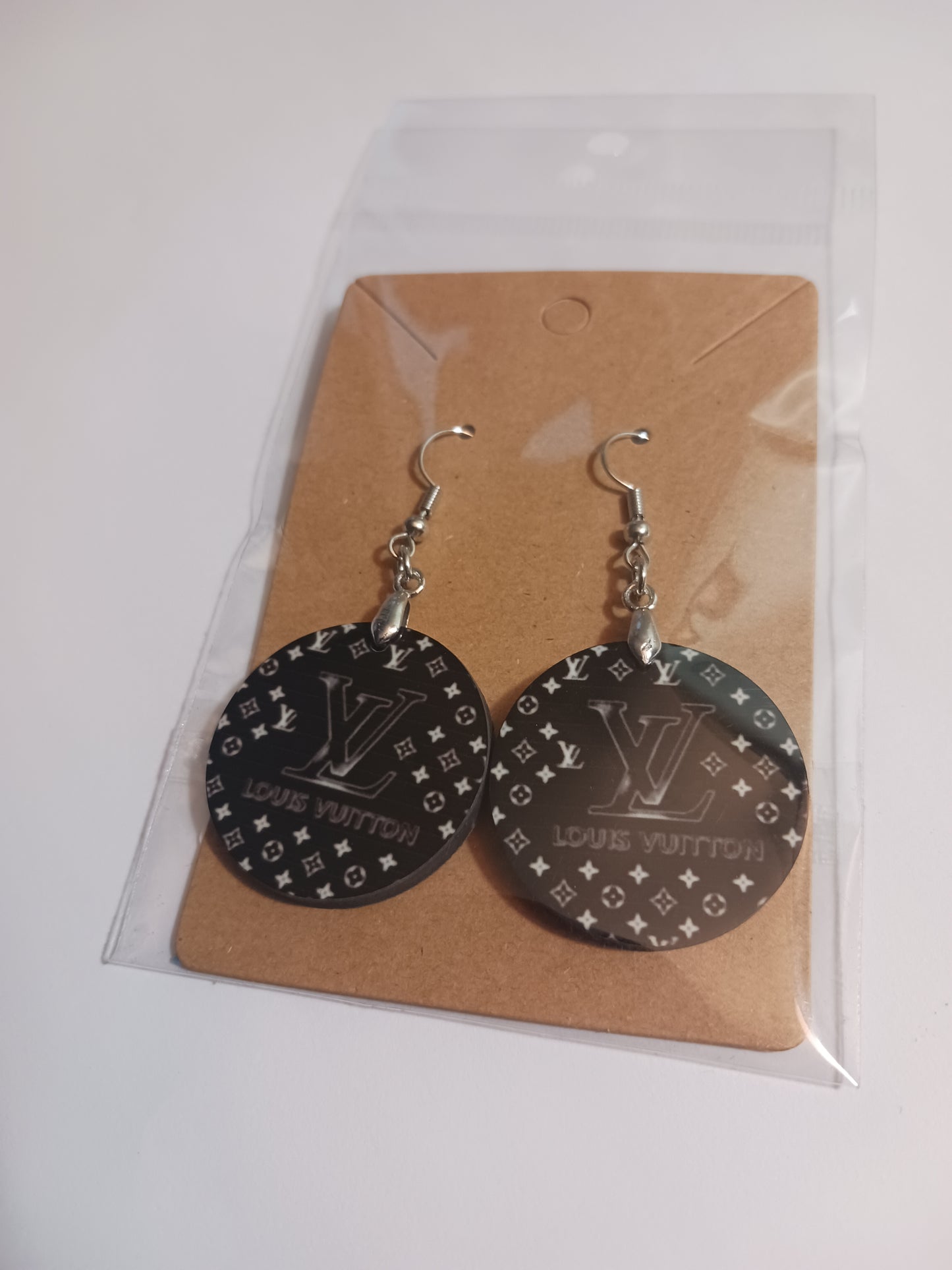 Black round insp. Earrings