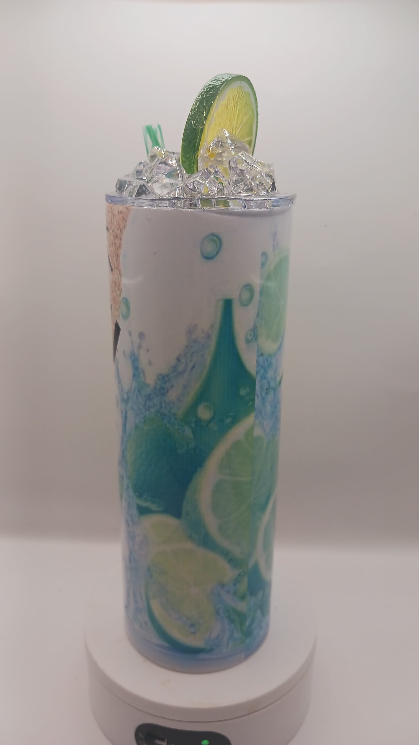 Lime rum with ice topper 20 oz tumbler