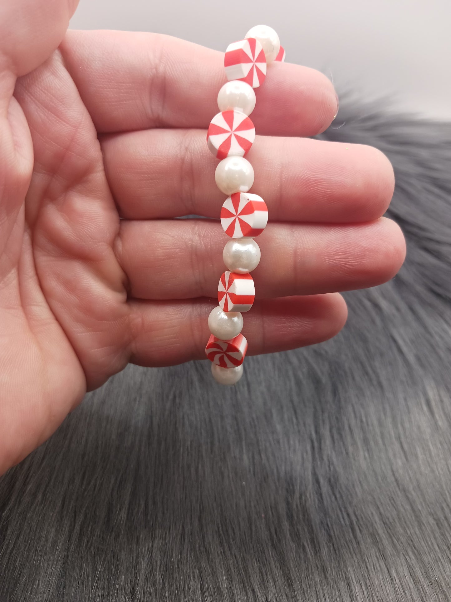 Peppermint and pearl stretchy Christmas bracelet