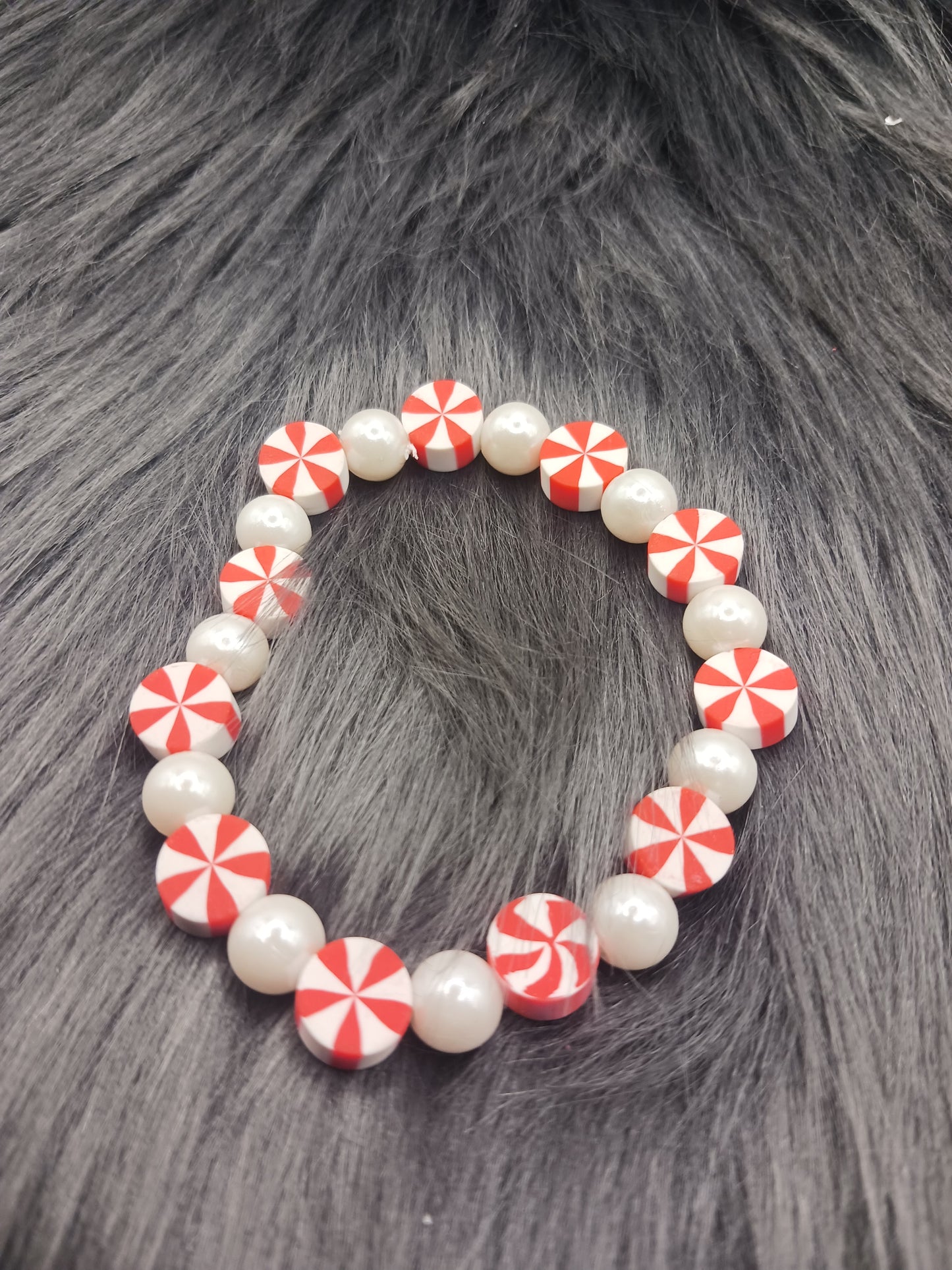 Peppermint and pearl stretchy Christmas bracelet