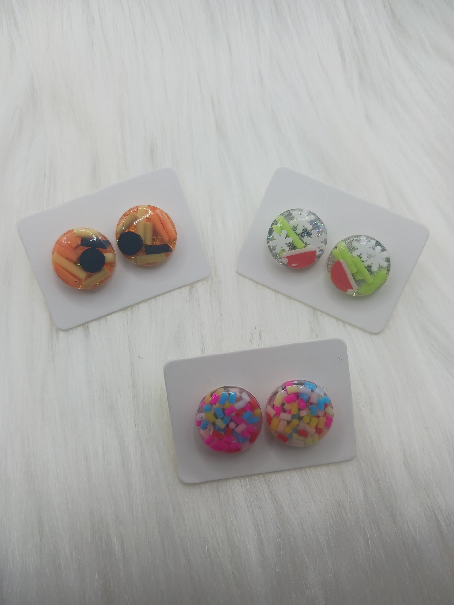 Special Round stud earrings