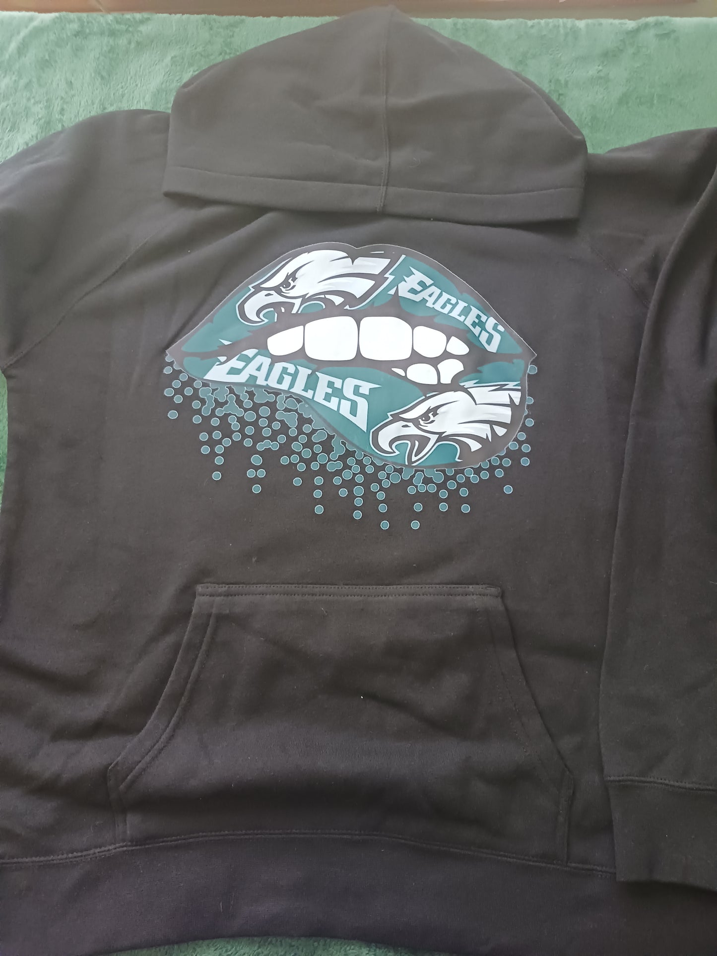 Team bird lips youth hoodie