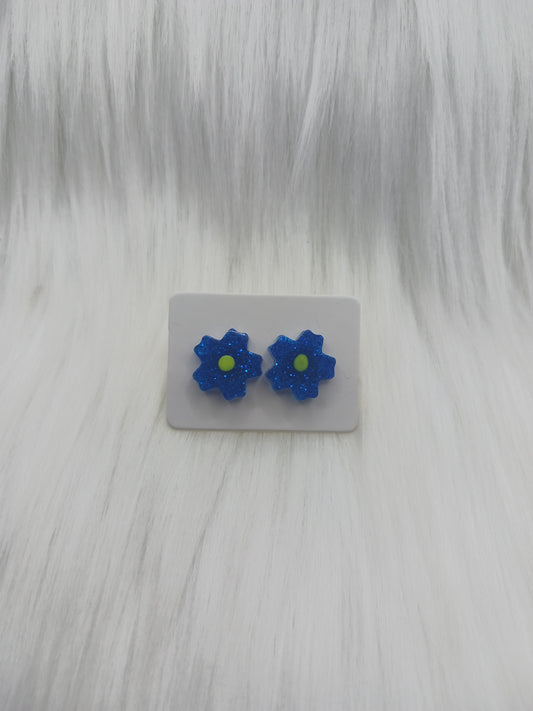 Flower shaped stud earrings