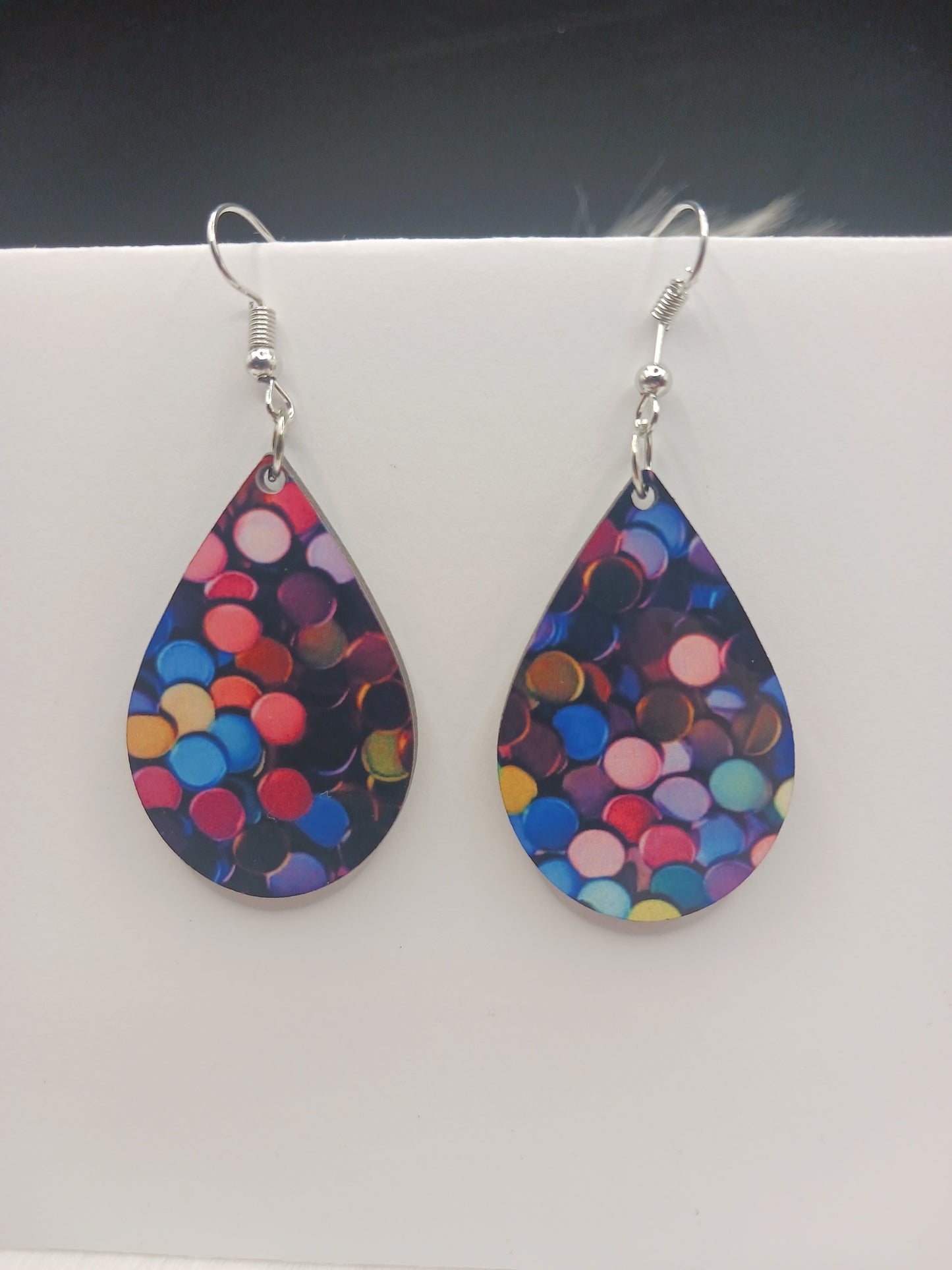 Shiny colored dots earrings