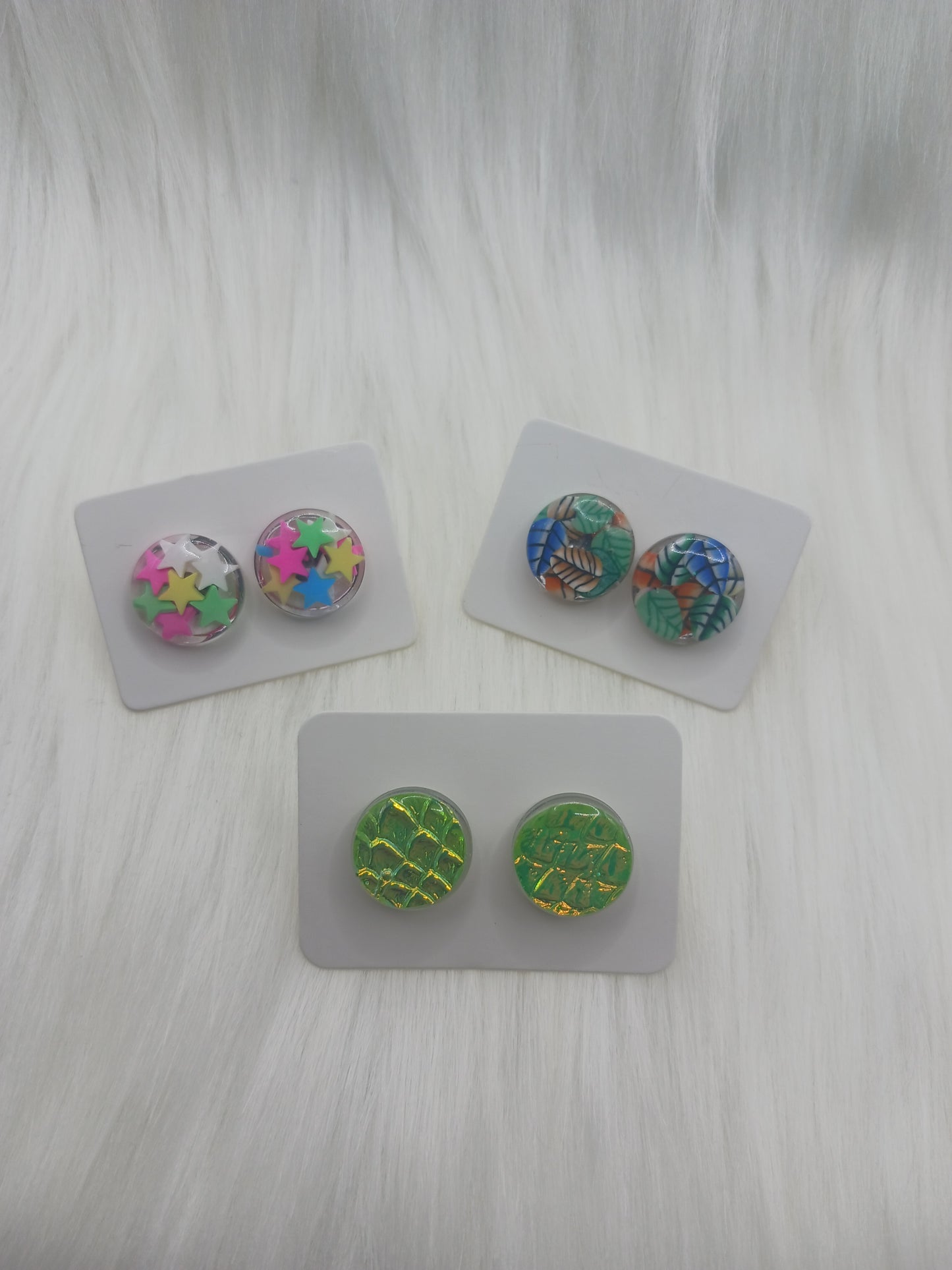 Special Round stud earrings