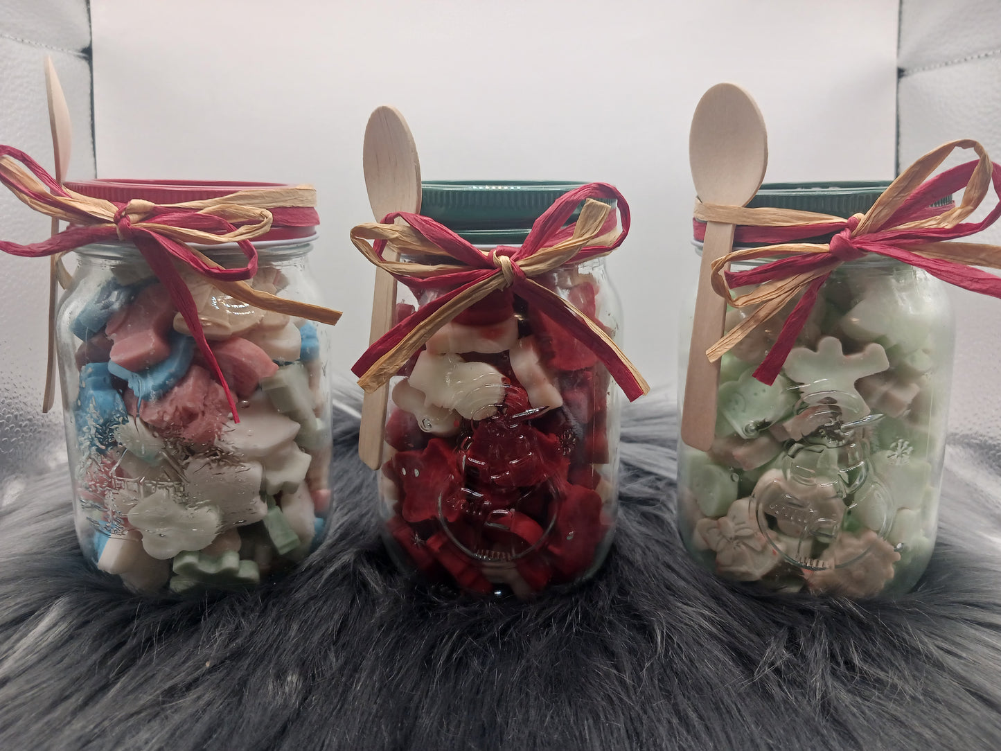 7 oz Christmas shaped soy wax melt jars with spoon