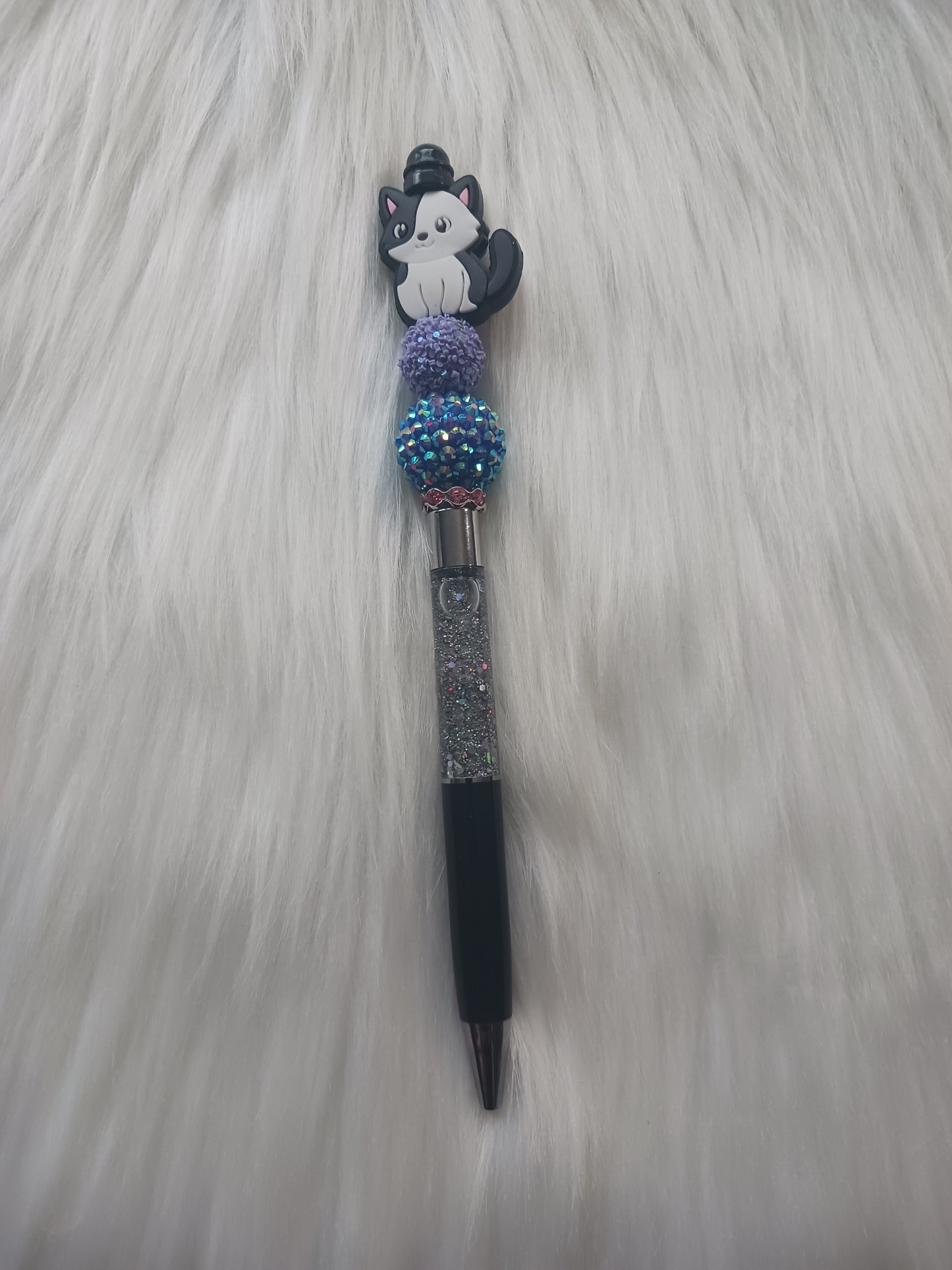 Black and white kitty snowglobe pen