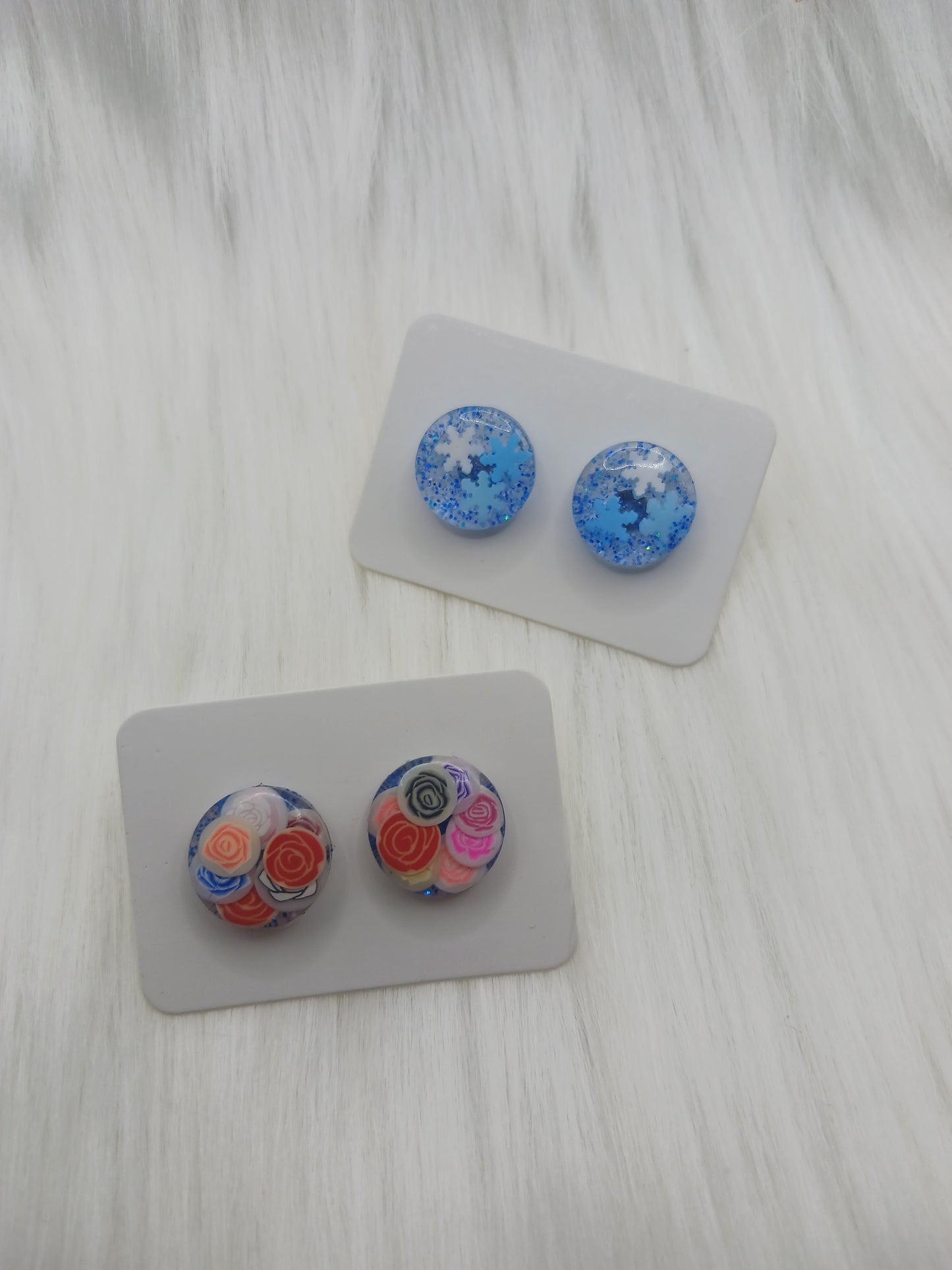 Special Round stud earrings