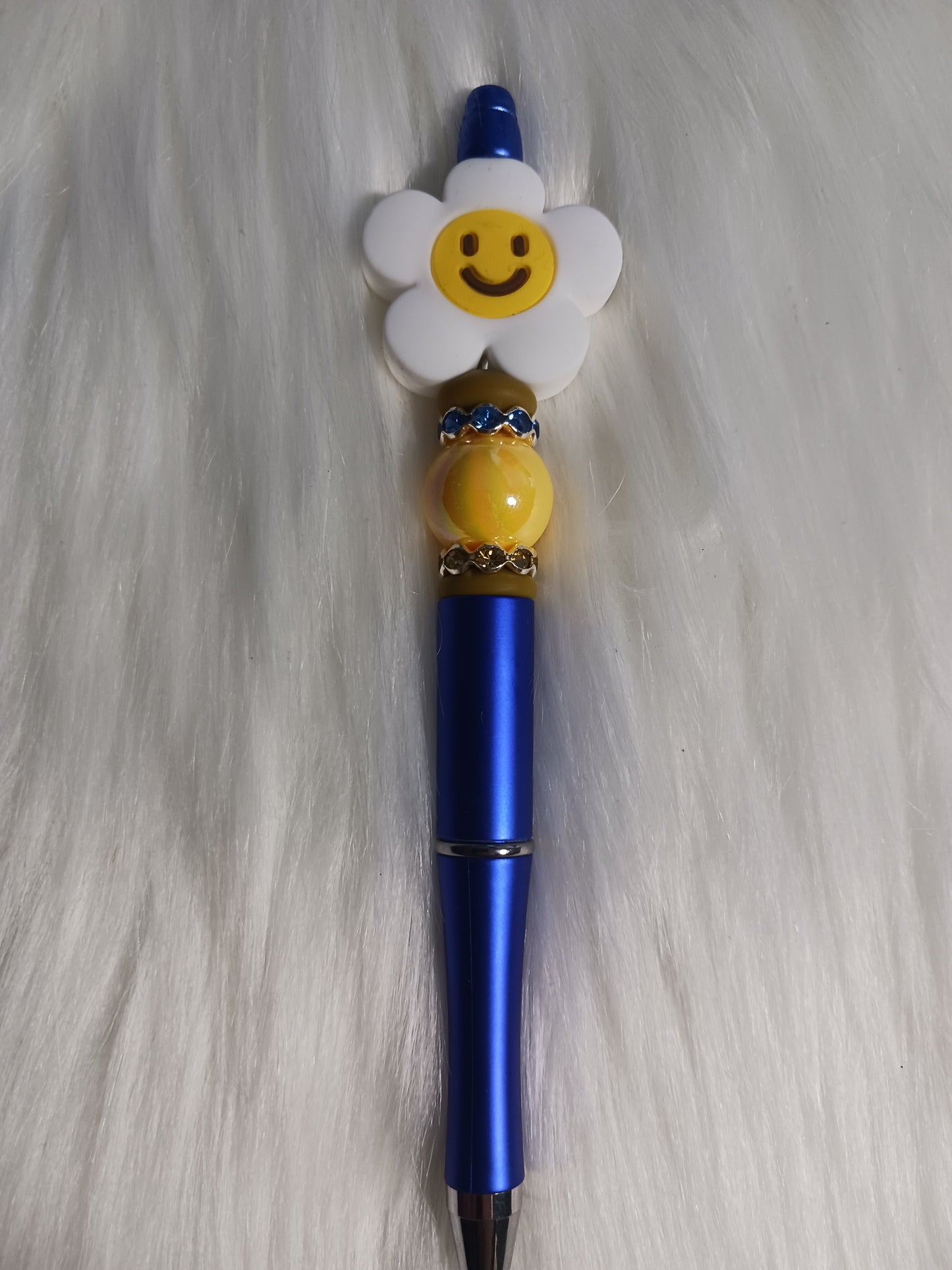 White flower beaded pen